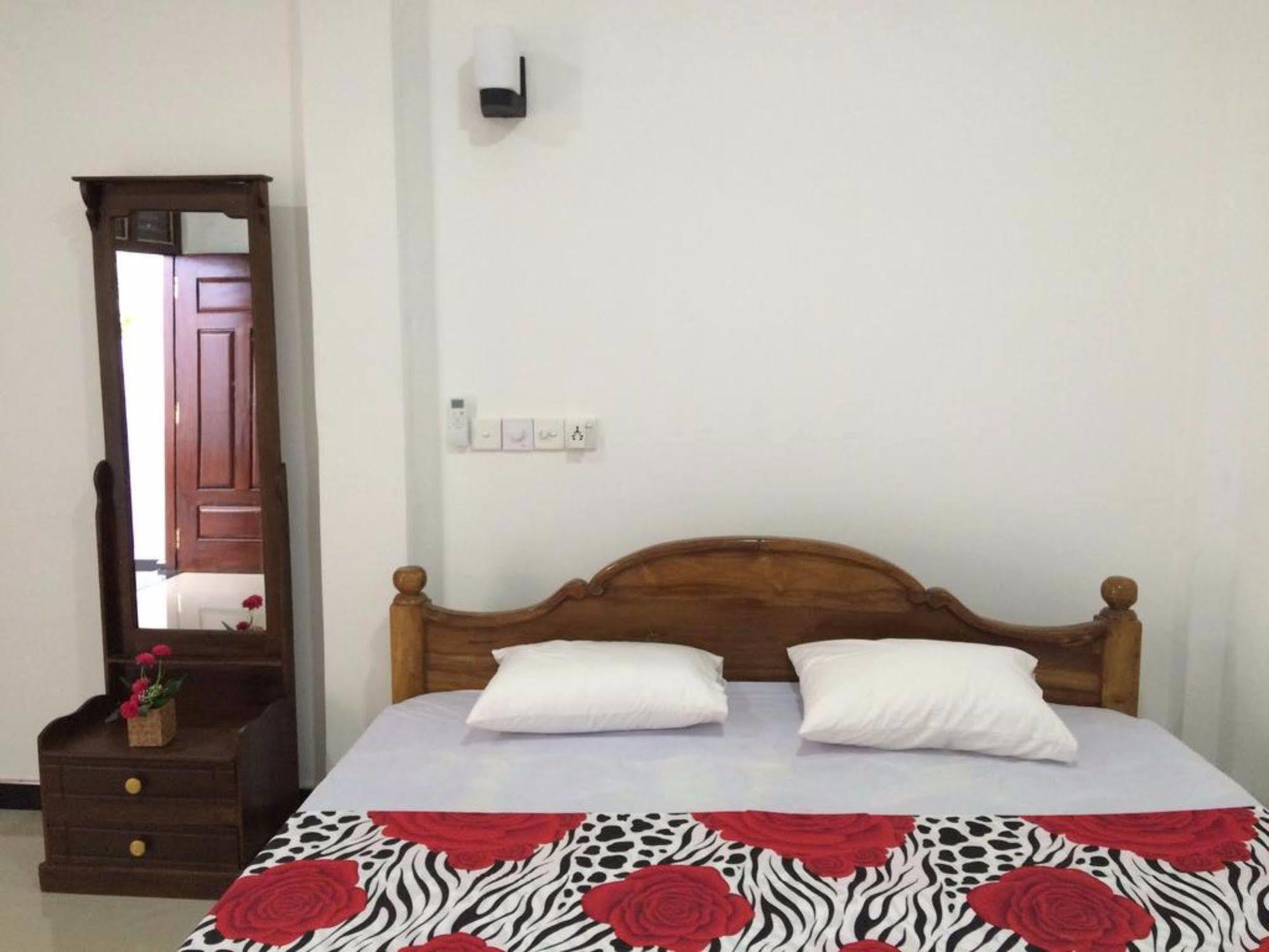 Sun Rest Mirissa Hotel Banduramulla Exterior foto